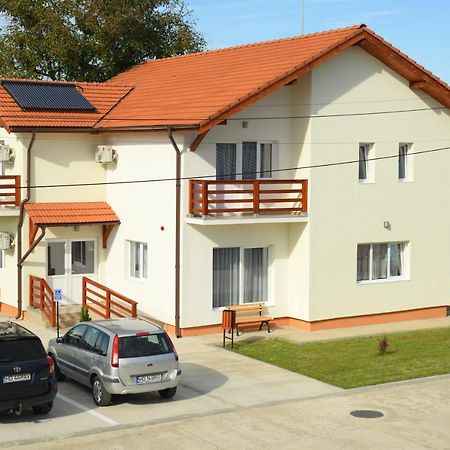 Pensiunea Hera Hateg Ngoại thất bức ảnh